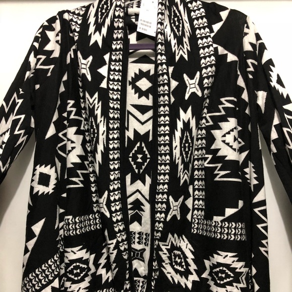 NWT black and white Aztec sweater - Picture 1 of 2
